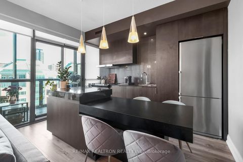 Photo 4 at 1311 - 101 Charles Street E, Yonge Corridor, Toronto Photo 4 at 1311 - 101 Charles Street E, Yonge Corridor, Toronto