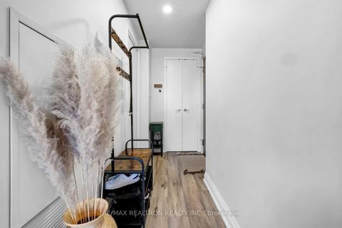 Photo 11 at 1311 - 101 Charles Street E, Yonge Corridor, Toronto Photo 11 at 1311 - 101 Charles Street E, Yonge Corridor, Toronto