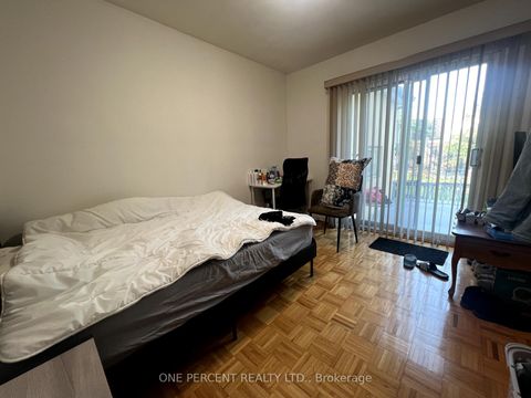 Photo 6 at 88 Cuffley Crescent N, CFB, Toronto