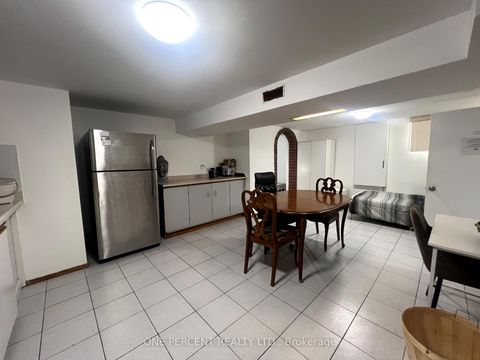 Photo 10 at 88 Cuffley Crescent N, CFB, Toronto