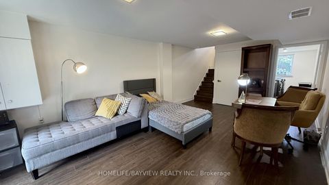 Photo 3 at 85 Crimson Millway, Windfields, Toronto