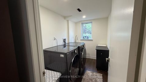 Photo 4 at 85 Crimson Millway, Windfields, Toronto