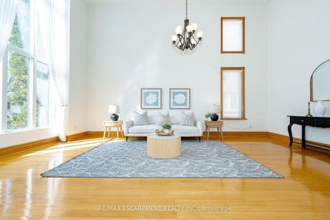 Photo 4 at 122 Arten Avenue, Mill Pond, Richmond Hill