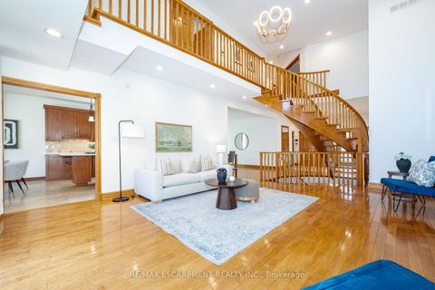 Photo 10 at 122 Arten Avenue, Mill Pond, Richmond Hill