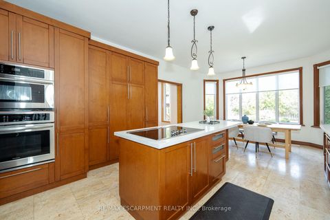Photo 12 at 122 Arten Avenue, Mill Pond, Richmond Hill