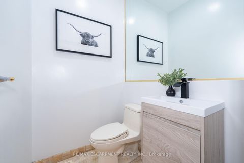 Photo 16 at 122 Arten Avenue, Mill Pond, Richmond Hill