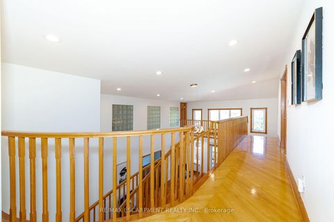 Photo 18 at 122 Arten Avenue, Mill Pond, Richmond Hill