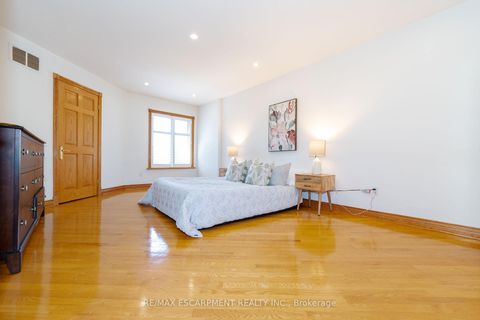 Photo 24 at 122 Arten Avenue, Mill Pond, Richmond Hill
