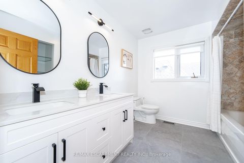 Photo 25 at 122 Arten Avenue, Mill Pond, Richmond Hill