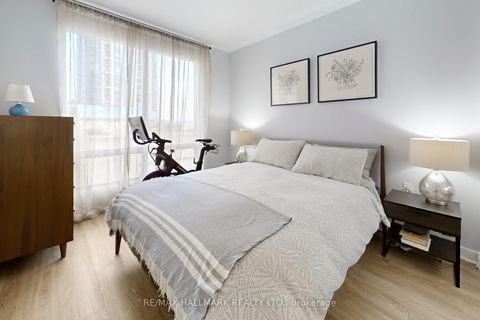 Photo 14 at 1402 - 85 Bloor Street E, Yonge Corridor, Toronto