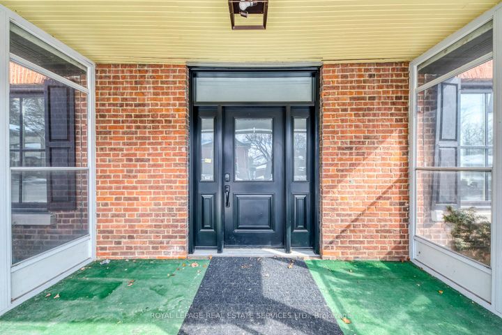 Photo 2 at 317 Queen Street S, Streetsville, Mississauga