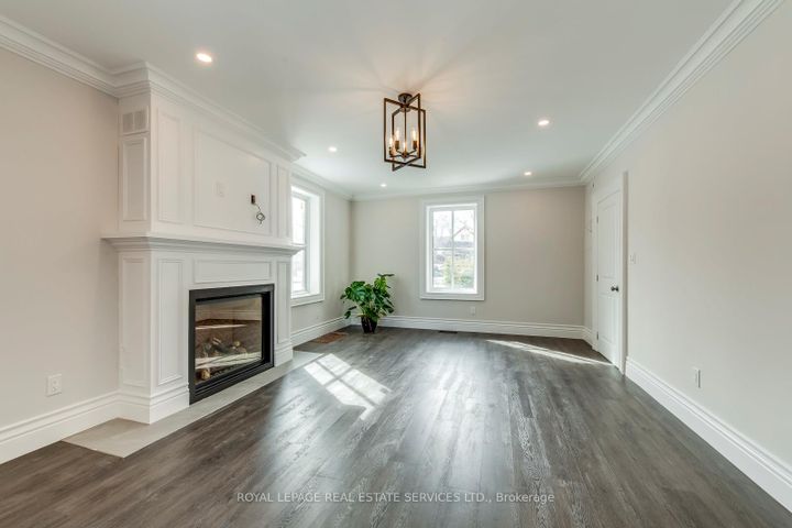Photo 4 at 317 Queen Street S, Streetsville, Mississauga