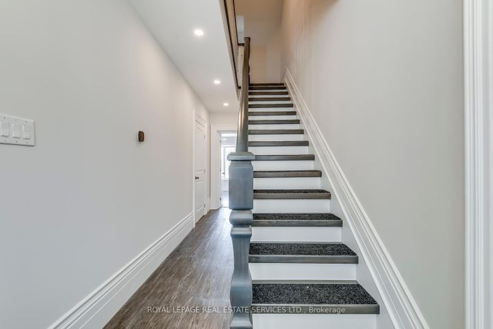 Photo 9 at 317 Queen Street S, Streetsville, Mississauga
