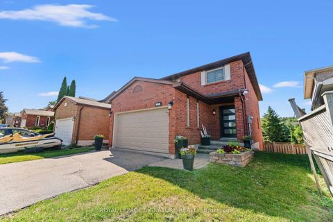 Photo 1 at 46 Marchwood Crescent, Harding, Richmond Hill