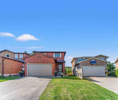 Photo 2 at 46 Marchwood Crescent, Harding, Richmond Hill