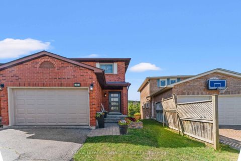 Photo 3 at 46 Marchwood Crescent, Harding, Richmond Hill