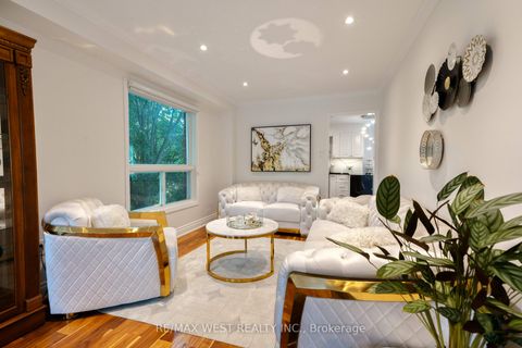Photo 6 at 62 Briardale Place, Aurora Highlands, Aurora