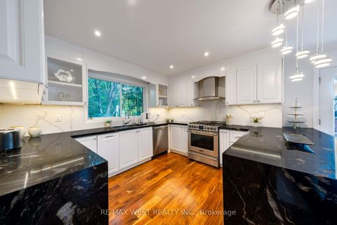 Photo 8 at 62 Briardale Place, Aurora Highlands, Aurora