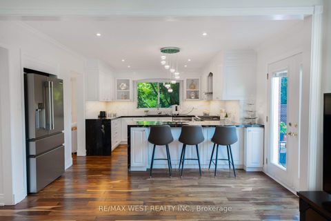 Photo 9 at 62 Briardale Place, Aurora Highlands, Aurora
