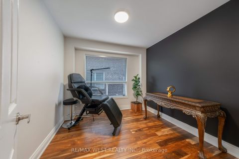 Photo 14 at 62 Briardale Place, Aurora Highlands, Aurora