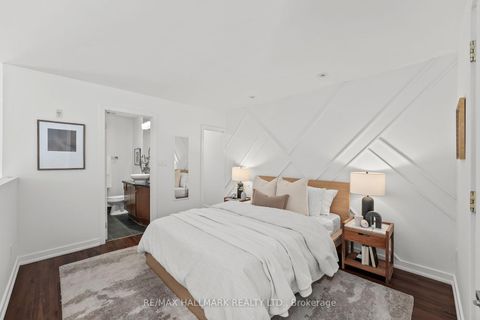 Photo 16 at 302 - 21 Earl Street, North St. James Town, Toronto