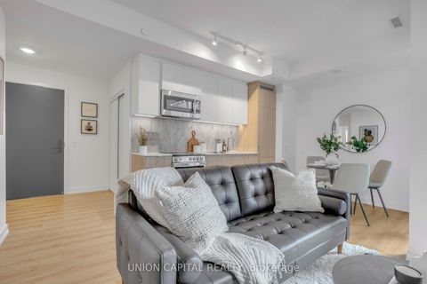 Photo 4 at 419 - 500 Dupont Street, Annex, Toronto