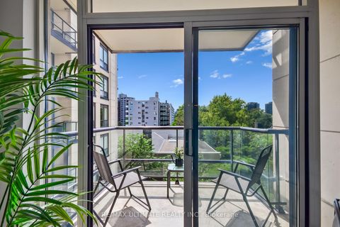 Photo 11 at 611 - 10 Delisle Avenue, St. Clair, Toronto