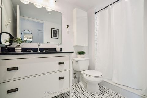Photo 16 at 611 - 10 Delisle Avenue, St. Clair, Toronto
