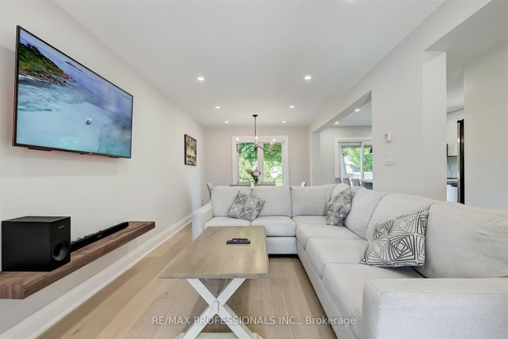 Photo 12 at 3089 Olympus Mews, Meadowvale, Mississauga