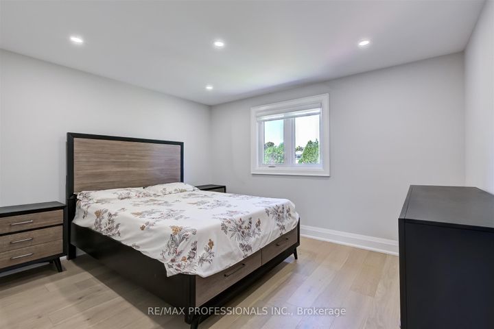 Photo 22 at 3089 Olympus Mews, Meadowvale, Mississauga