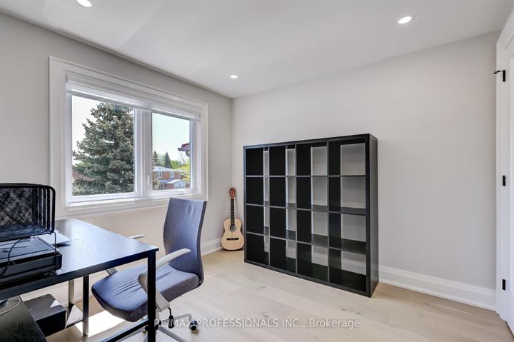 Photo 25 at 3089 Olympus Mews, Meadowvale, Mississauga