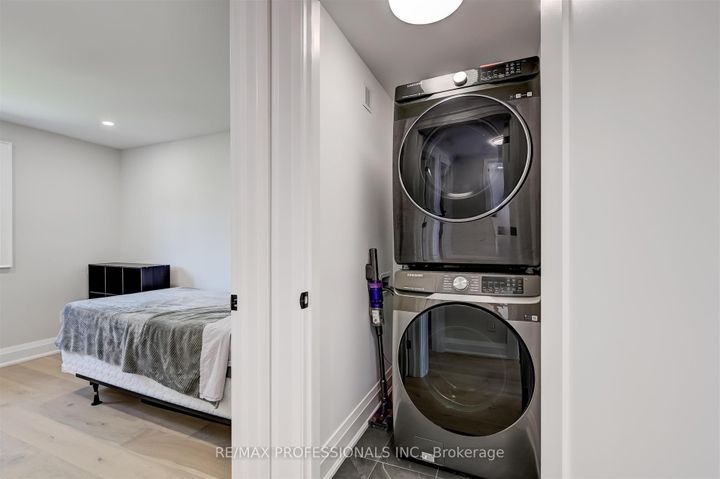 Photo 28 at 3089 Olympus Mews, Meadowvale, Mississauga