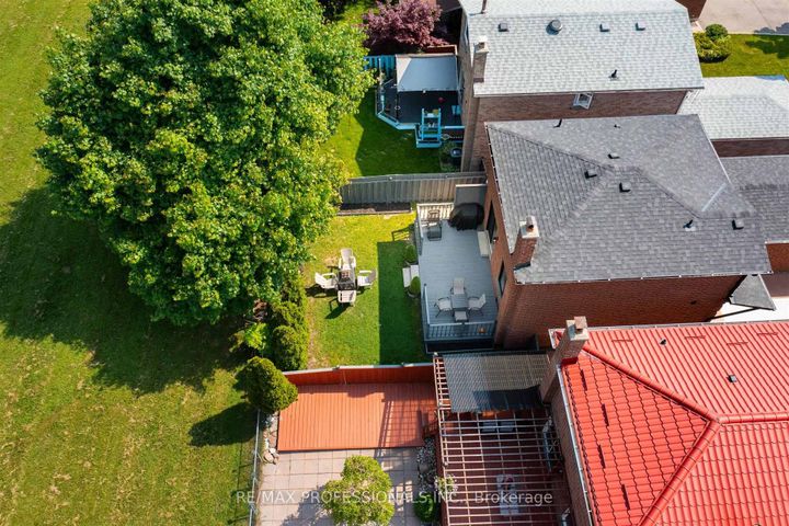 Photo 39 at 3089 Olympus Mews, Meadowvale, Mississauga