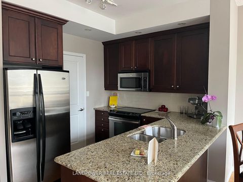 Photo 10 at 511 - 900 Mount Pleasant Road, Mount Pleasant West, Toronto
