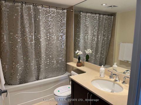 Photo 15 at 511 - 900 Mount Pleasant Road, Mount Pleasant West, Toronto