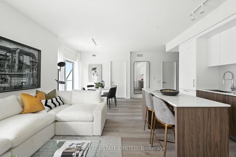 Photo 3 at 301 - 863 St Clair Avenue W, Wychwood, Toronto