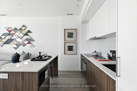 Photo 3 at 808 - 863 St Clair Avenue W, Wychwood, Toronto