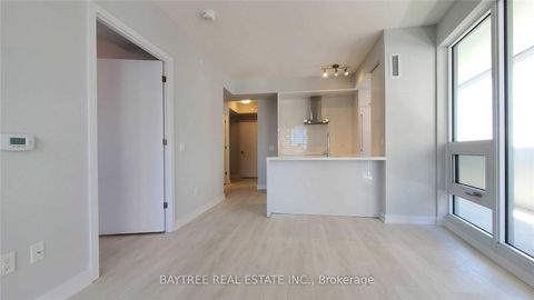 Photo 2 at 809 - 2221 Yonge Street, Mount Pleasant West, Toronto