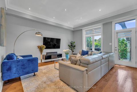 Photo 11 at 27 Caronport Crescent, Donalda, Toronto