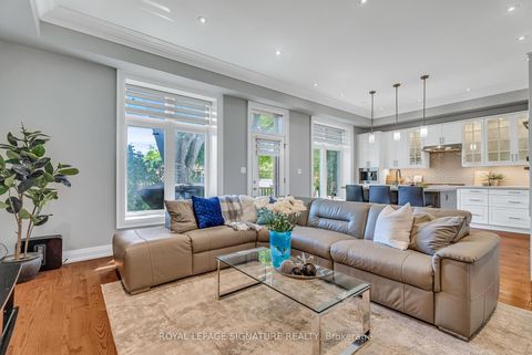 Photo 12 at 27 Caronport Crescent, Donalda, Toronto