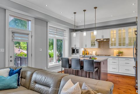 Photo 14 at 27 Caronport Crescent, Donalda, Toronto