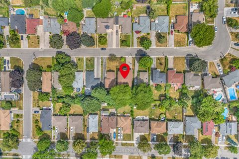 Photo 48 at 27 Caronport Crescent, Donalda, Toronto