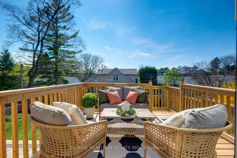Photo 2 at 28 Ternhill Crescent, Don Mills, Toronto