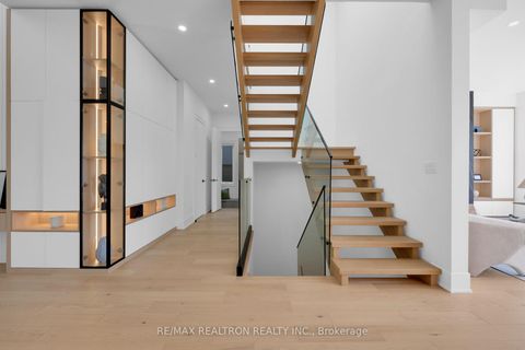 Photo 11 at 28 Ternhill Crescent, Don Mills, Toronto