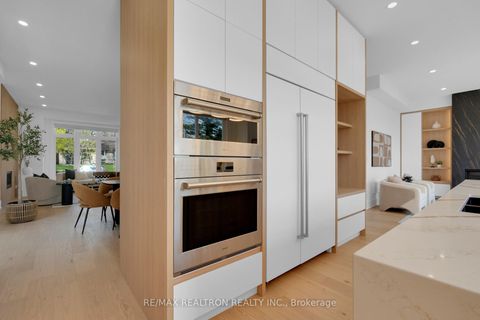 Photo 17 at 28 Ternhill Crescent, Don Mills, Toronto