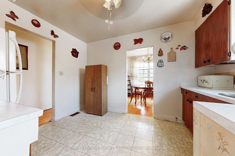 Photo 12 at 27 Hinton Road, Kipling, Toronto