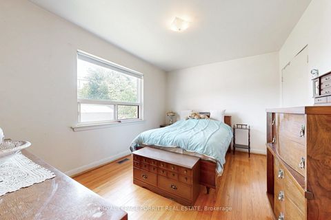 Photo 13 at 27 Hinton Road, Kipling, Toronto
