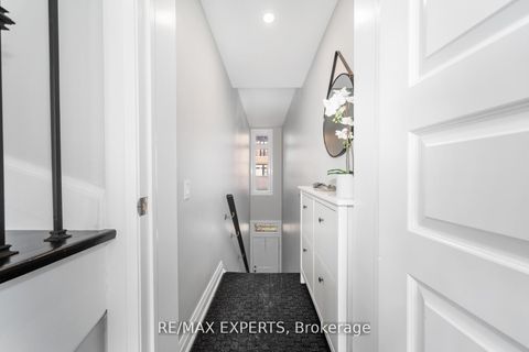 Photo 4 at 40 - 8167 Kipling Avenue, West Woodbridge, Vaughan
