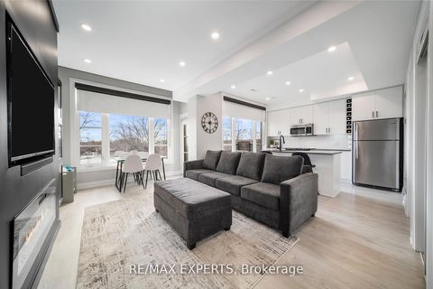 Photo 5 at 40 - 8167 Kipling Avenue, West Woodbridge, Vaughan