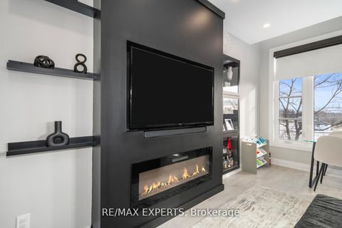 Photo 6 at 40 - 8167 Kipling Avenue, West Woodbridge, Vaughan
